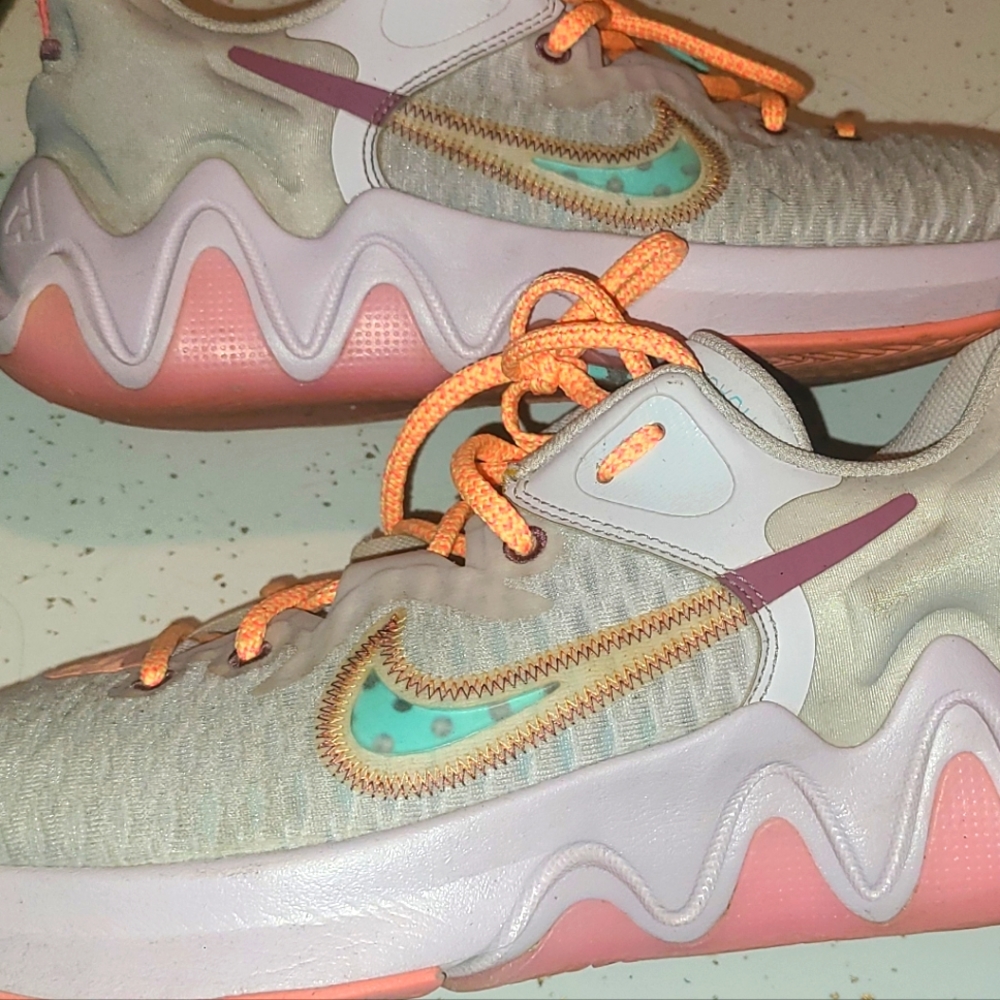 Kevin Durant AGO NIKE. SIZE 12